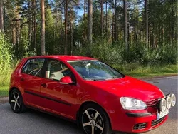 Röd Begagnad 2006 VW Golf V Comfortline Halvkombi | 37 500 kr (Lite dyr)