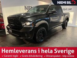 Svart Begagnad 2018 RAM 1500 Pickup | 399 900 kr (Marknadspris)