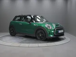 Grön Begagnad 2022 Mini Cooper SE Halvkombi | 229 000 kr (Marknadspris)