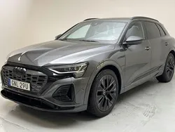 Grå Begagnad 2024 Audi Q8 e-tron Sport SUV | 600 000 kr (Superpris)