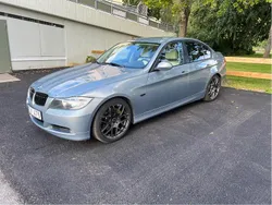 Grå Begagnad 2006 BMW 330 Comfort Edition Sedan | 55 000 kr (Marknadspris)