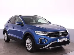 Blå Begagnad 2023 VW T-Roc SUV | 259 000 kr (Bra pris)