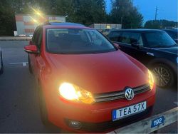 Röd Begagnad 2011 VW Golf VI Halvkombi | 85 000 kr (Marknadspris)