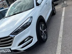 Vit Begagnad 2016 Hyundai Tucson Premium SUV | 170 000 kr (Marknadspris)