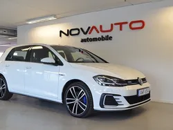 Candyvit Begagnad 2018 VW Golf VII GTE Halvkombi | 199 000 kr (Marknadspris)