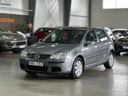 Mörkgrå Begagnad 2005 VW Golf V Trendline Halvkombi | 24 900 kr (Marknadspris)