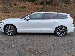Begagnad 2021 Volvo V60 Inscription Kombi | 305 000 kr (Marknadspris)