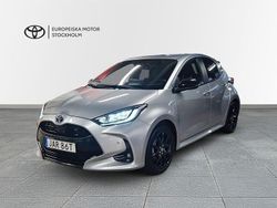 Silver Begagnad 2023 Toyota Yaris Hybrid Style Halvkombi | 244 900 kr (Marknadspris)