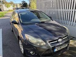 Grå Begagnad 2012 Ford Focus Titanium Kombi | 32 900 kr (Bra pris)