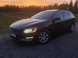 Svart Begagnad 2014 Volvo V60 Momentum Kombi | 145 000 kr (Marknadspris)