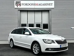 Vit Begagnad 2015 Skoda Superb Kombi | 89 800 kr (Superpris)