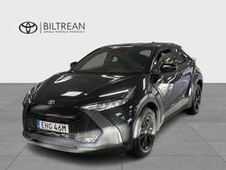 Svart Begagnad 2024 Toyota C-HR Style SUV | 399 000 kr (Bra pris)