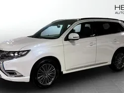Vit (white) Begagnad 2019 Mitsubishi Outlander P-HEV Edition SUV | 279 900 kr (Lite dyr)