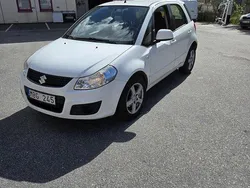 Vit Begagnad 2012 Suzuki SX4 Halvkombi | 39 900 kr (Marknadspris)
