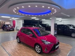 Röd Begagnad 2019 Toyota Yaris Hybrid Active Halvkombi | 129 900 kr (Superpris)