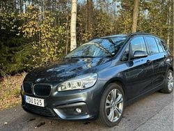 Grå Begagnad 2016 BMW 218 Gran Tourer Advantage Minibuss | 115 000 kr (Marknadspris)