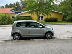 Silver Begagnad 2014 VW up! high up! Halvkombi | 55 000 kr (Marknadspris)
