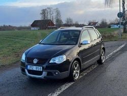 Svart Begagnad 2009 VW Polo Cross Halvkombi | 59 900 kr