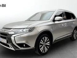 Silver Begagnad 2020 Mitsubishi Outlander SUV | 239 900 kr (Marknadspris)