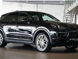 Svart Begagnad 2019 Porsche Cayenne SUV | 569 000 kr (Bra pris)