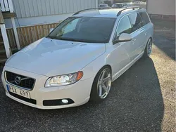 Vit Begagnad 2013 Volvo V70 Momentum Kombi | 95 000 kr (Marknadspris)