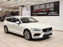 Vit Begagnad 2019 Volvo V60 Momentum Kombi | 209 900 kr (Marknadspris)