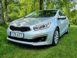 Grå Begagnad 2016 Kia Ceed 2 Halvkombi | 109 000 kr (Marknadspris)