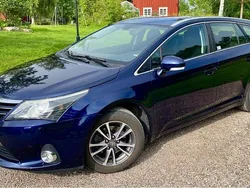 Blå Begagnad 2013 Toyota Avensis Business Edition Kombi | 71 900 kr (Marknadspris)