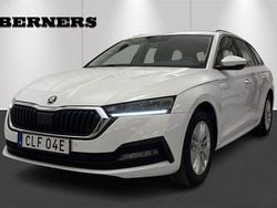 Vit Begagnad 2021 Skoda Octavia Ambition Kombi | 229 900 kr (Marknadspris)
