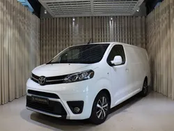 Vit (vit metallic) Begagnad 2019 Toyota Proace Van | 189 900 kr (Dyr)