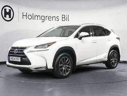 Vit Begagnad 2016 Lexus NX300h Executive Line SUV | 209 800 kr (Bra pris)