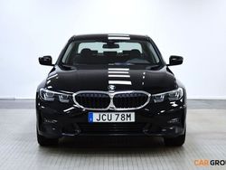 Svart Begagnad 2021 BMW 320 Sport Line Sedan | 349 900 kr (Superpris)