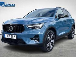 Blå (fjord blue metallic) Begagnad 2022 Volvo XC40 Plus SUV | 364 900 kr (Marknadspris)