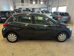 Grå Begagnad 2019 Peugeot 208 Halvkombi | 79 900 kr (Bra pris)