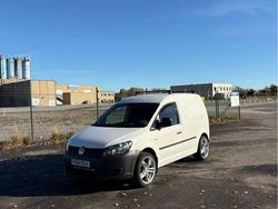 Vit Begagnad 2014 VW Caddy Minibuss | 65 000 kr (Marknadspris)