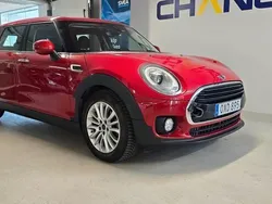 Röd Begagnad 2016 Mini Cooper Clubman Pepper Kombi | 144 900 kr (Marknadspris)