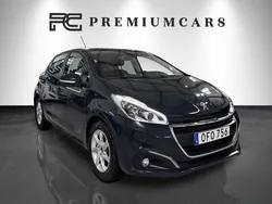 Mörkgrå Begagnad 2016 Peugeot 208 Halvkombi | 79 900 kr (Marknadspris)
