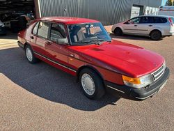 Mörkröd Begagnad 1989 Saab 900 Halvkombi | 56 000 kr