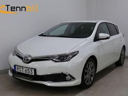 Vit Begagnad 2017 Toyota Auris Multidrive S Halvkombi | 169 900 kr (Marknadspris)