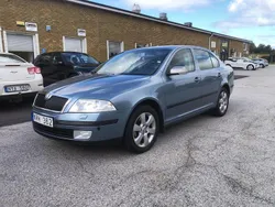 Ljusgrå (grå) Begagnad 2008 Skoda Octavia Halvkombi | 29 000 kr (Lite dyr)