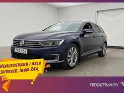 Mörkblå Begagnad 2017 VW Passat GTE Kombi | 149 800 kr (Marknadspris)