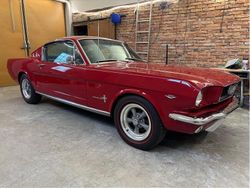 Begagnad 1966 Ford V8 Fastback Sportkupé | 495 000 kr