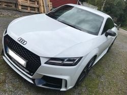 Vit metallic Begagnad 2017 Audi TT RS Sportkupé | 595 000 kr