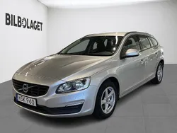 Silver Begagnad 2015 Volvo V60 Kinetic Kombi | 149 800 kr (Marknadspris)