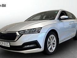 Ljusgrå (brilliant silver metallic) Begagnad 2023 Skoda Octavia Ambition Kombi | 329 900 kr (Marknadspris)