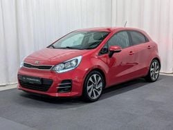 Röd Begagnad 2015 Kia Rio Halvkombi | 94 900 kr (Marknadspris)