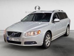 Ljusgrå Begagnad 2010 Volvo V70 Momentum Kombi | 67 900 kr (Bra pris)