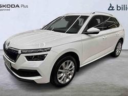 Vit Begagnad 2023 Skoda Kamiq SUV | 264 500 kr (Marknadspris)