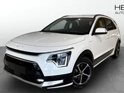 Vit (white) Ny 2025 Kia Niro SUV | 363 425 kr (Marknadspris)