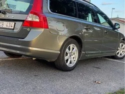 Blå Begagnad 2011 Volvo V70 Momentum Kombi | 69 000 kr (Marknadspris)